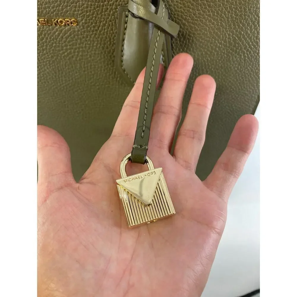 MICHAEL KORS, PEBBLED LEATHER OLIVE GREEEN LARGE HANDBAG